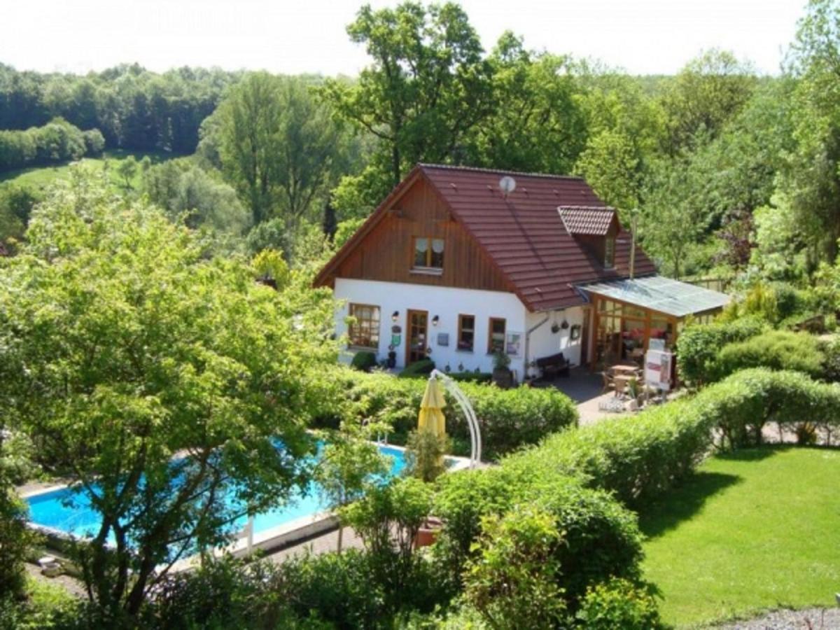 Spacious Apartment In The Green Bruchttal Bredenborn Exterior photo